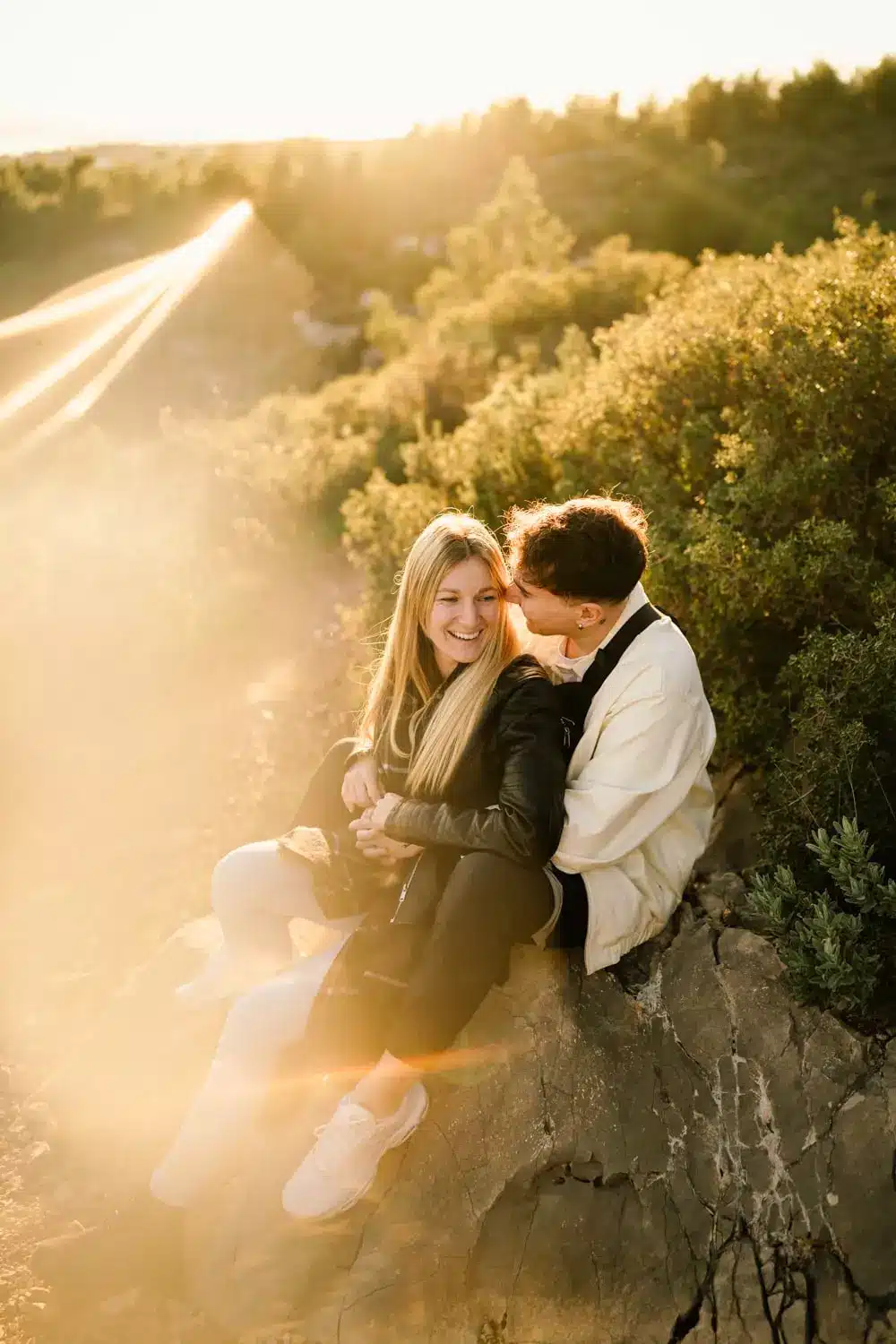 photographe-couple-aix-en-provence-seance-couple-exterieur seance photo couple à aix en provence en pleine nature