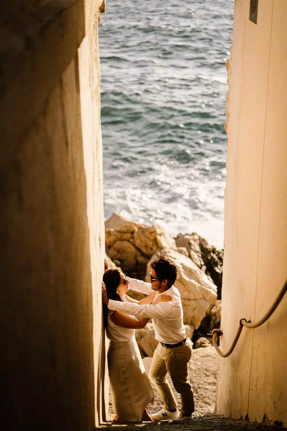 photographe-couple-aix-en-provence-shooting-photo photo de couple à aix en provence proche de la mer